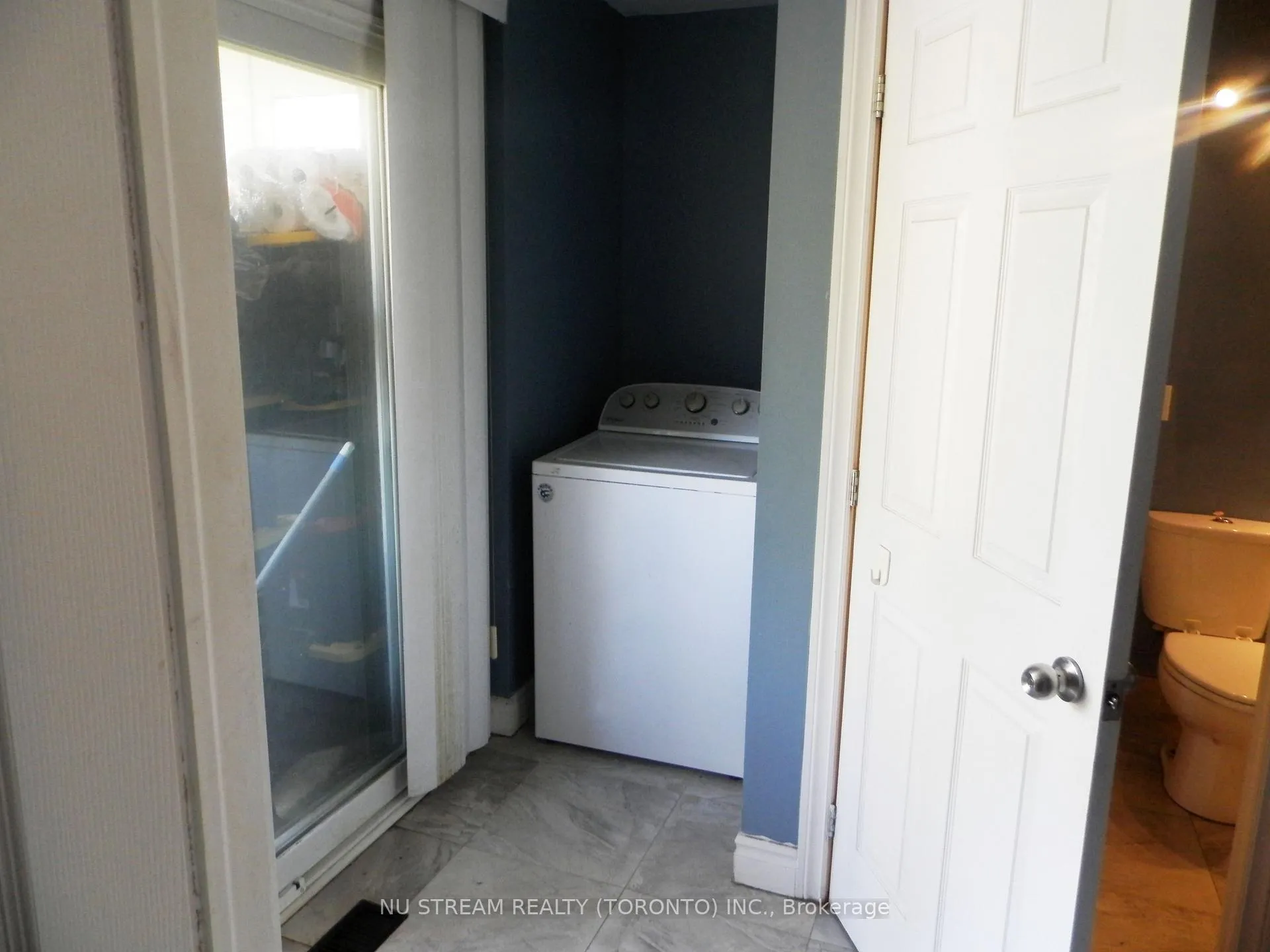 Photo 4 of 11 Dunbar Crescent, Markham, Milliken Mills East — HOMEH