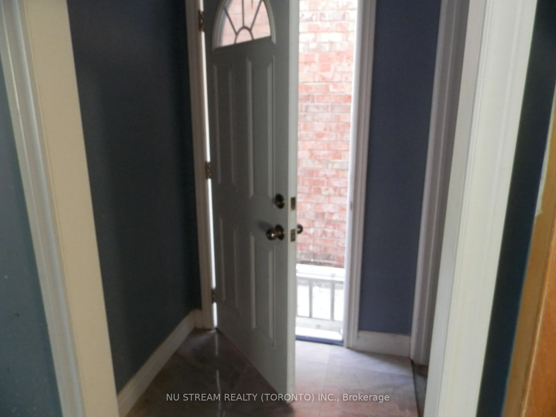 Photo 8 of 11 Dunbar Crescent, Markham, Milliken Mills East — HOMEH