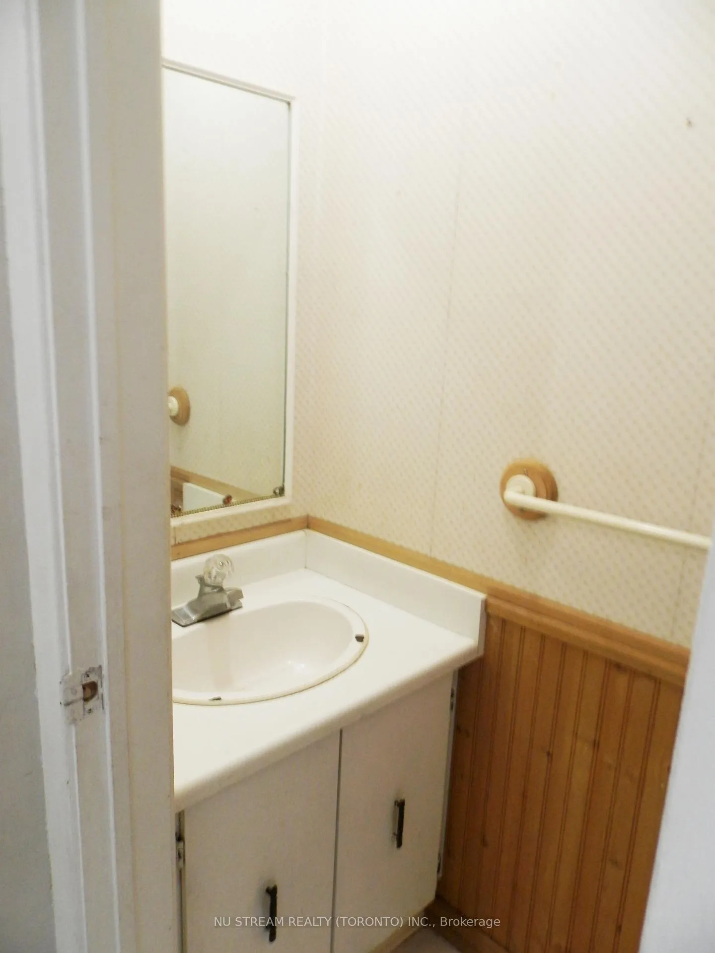 Photo 12 of 11 Dunbar Crescent, Markham, Milliken Mills East — HOMEH