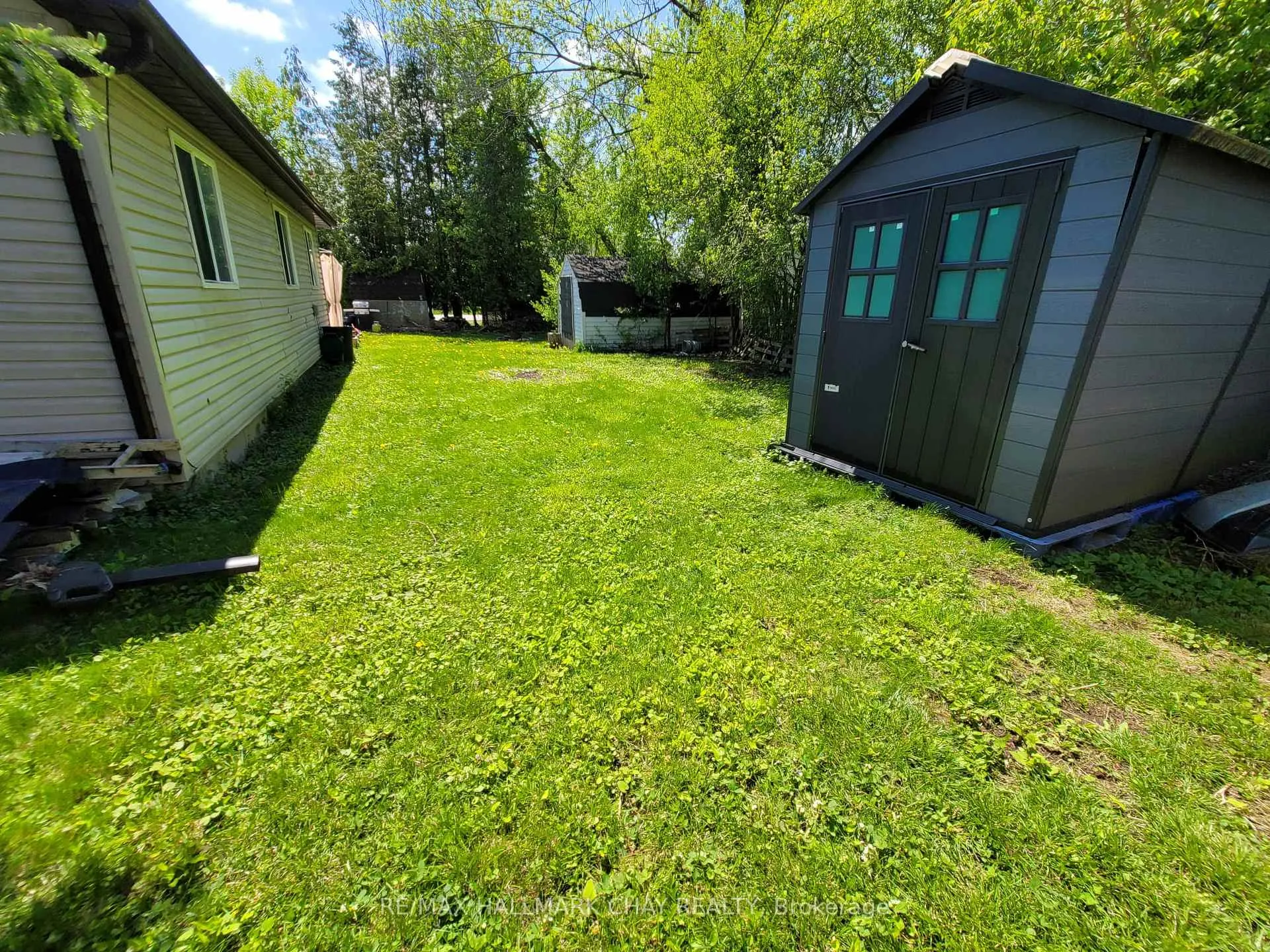 Photo 4 of 405 Forest Avenue S, Orillia — HOMEH