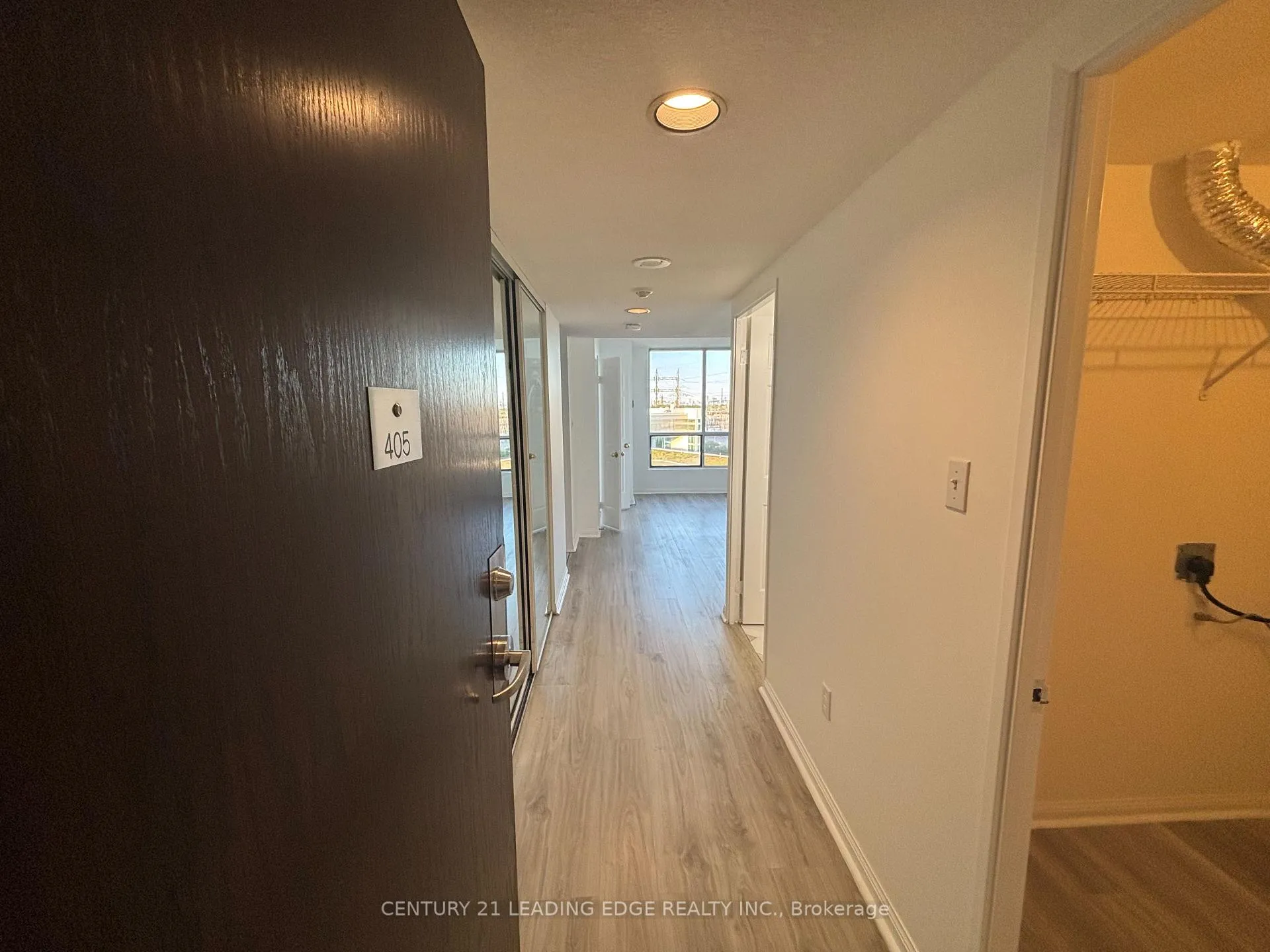 Photo 4 of Unit 405, 101 Subway Crescent, Etobicoke, Islington-City Centre West — HOMEH