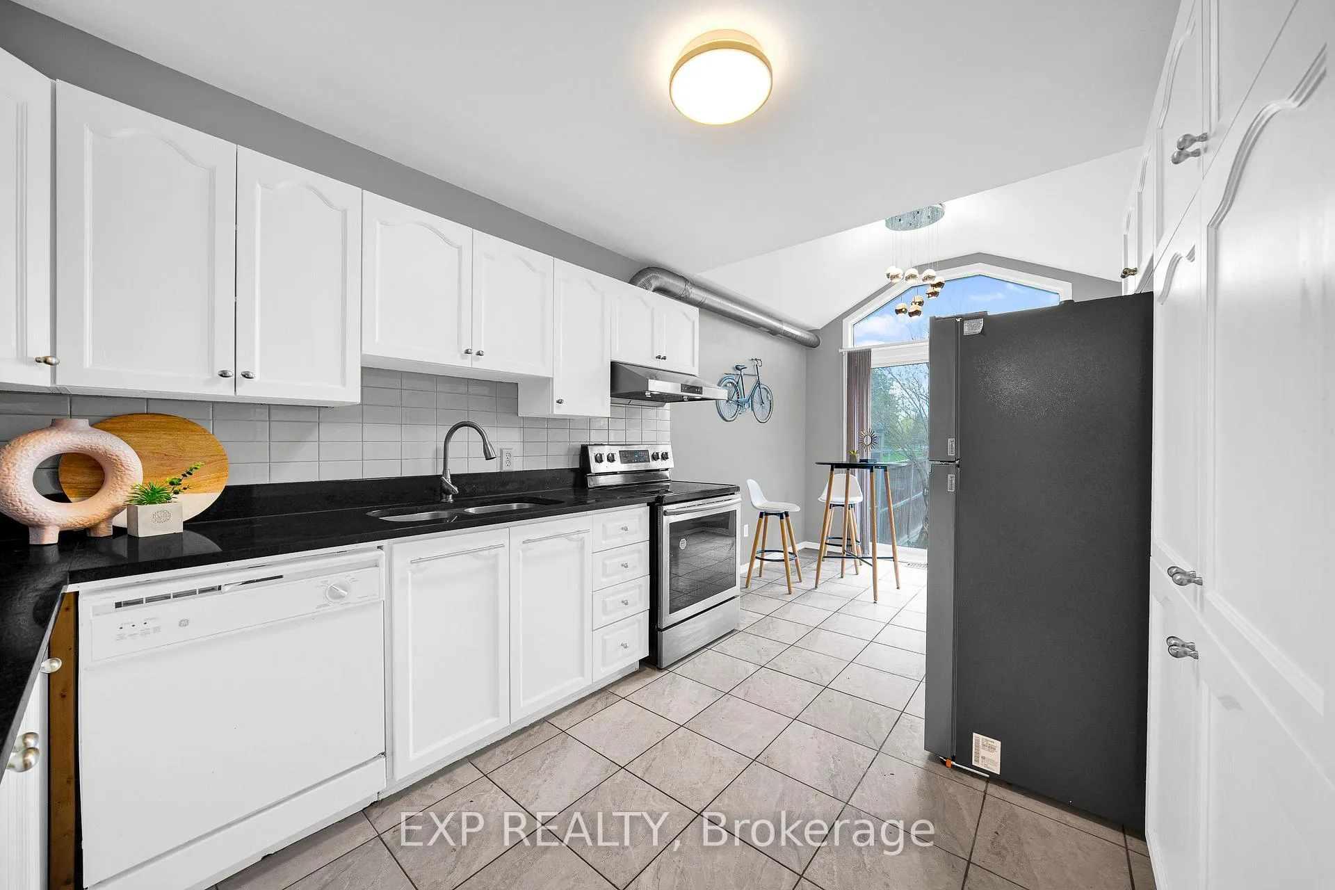Photo 14 of 66 Kimbolton Crescent, Ottawa, Kanata - Morgan's Grant/South March — HOMEH