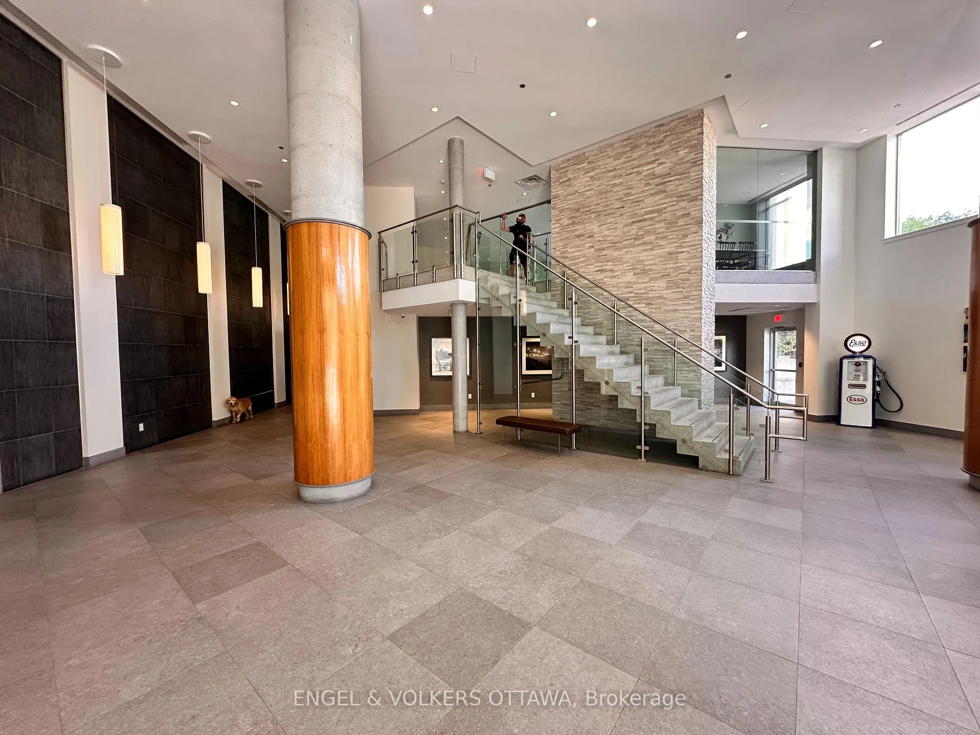 Photo 6 of Unit 605, 7 Marquette Avenue, Ottawa, Vanier — HOMEH