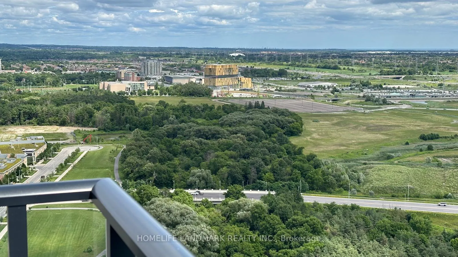Photo 2 of 8 Water Walk Drive, Markham, Unionville — HOMEH