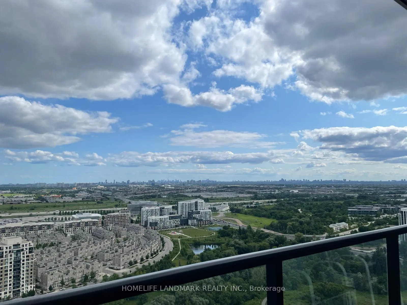Photo 3 of 8 Water Walk Drive, Markham, Unionville — HOMEH