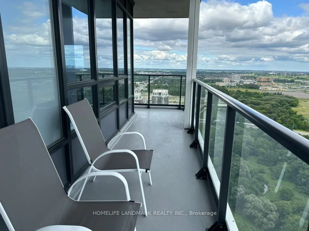 Photo 4 of 8 Water Walk Drive, Markham, Unionville — HOMEH