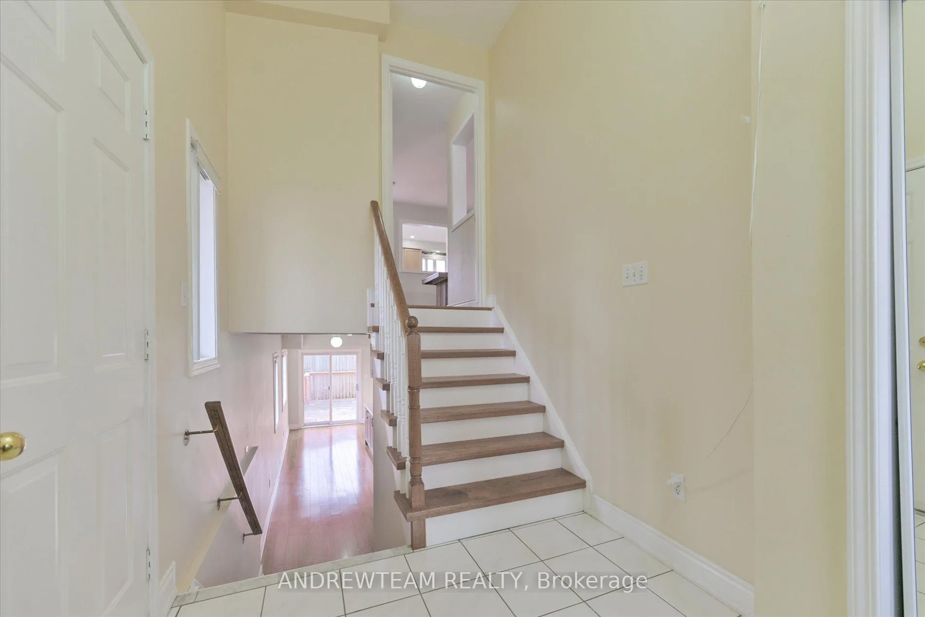 Photo 4 of Unit 1, 1075 Ellesmere Road, Scarborough, Dorset Park — HOMEH