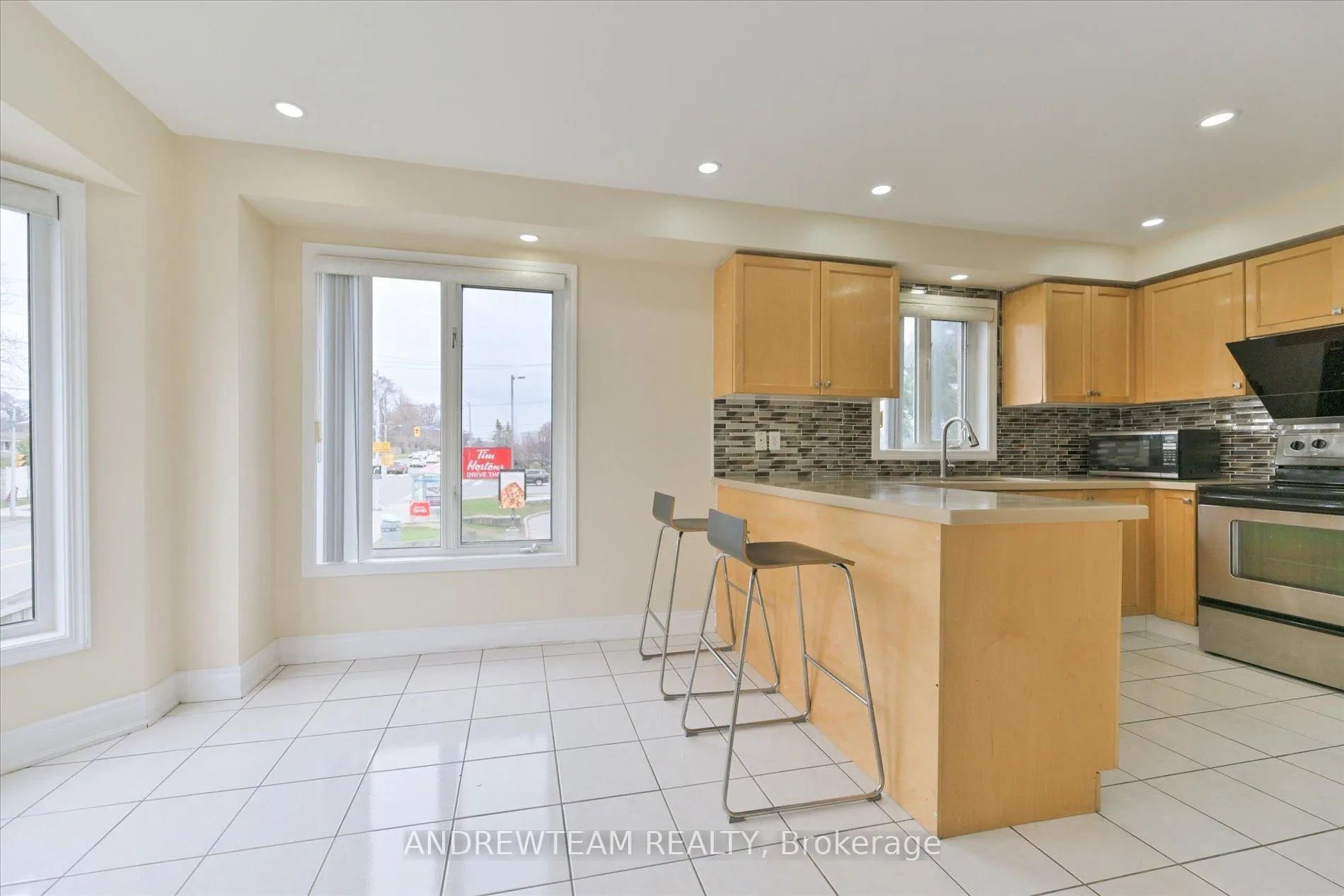 Photo 9 of Unit 1, 1075 Ellesmere Road, Scarborough, Dorset Park — HOMEH