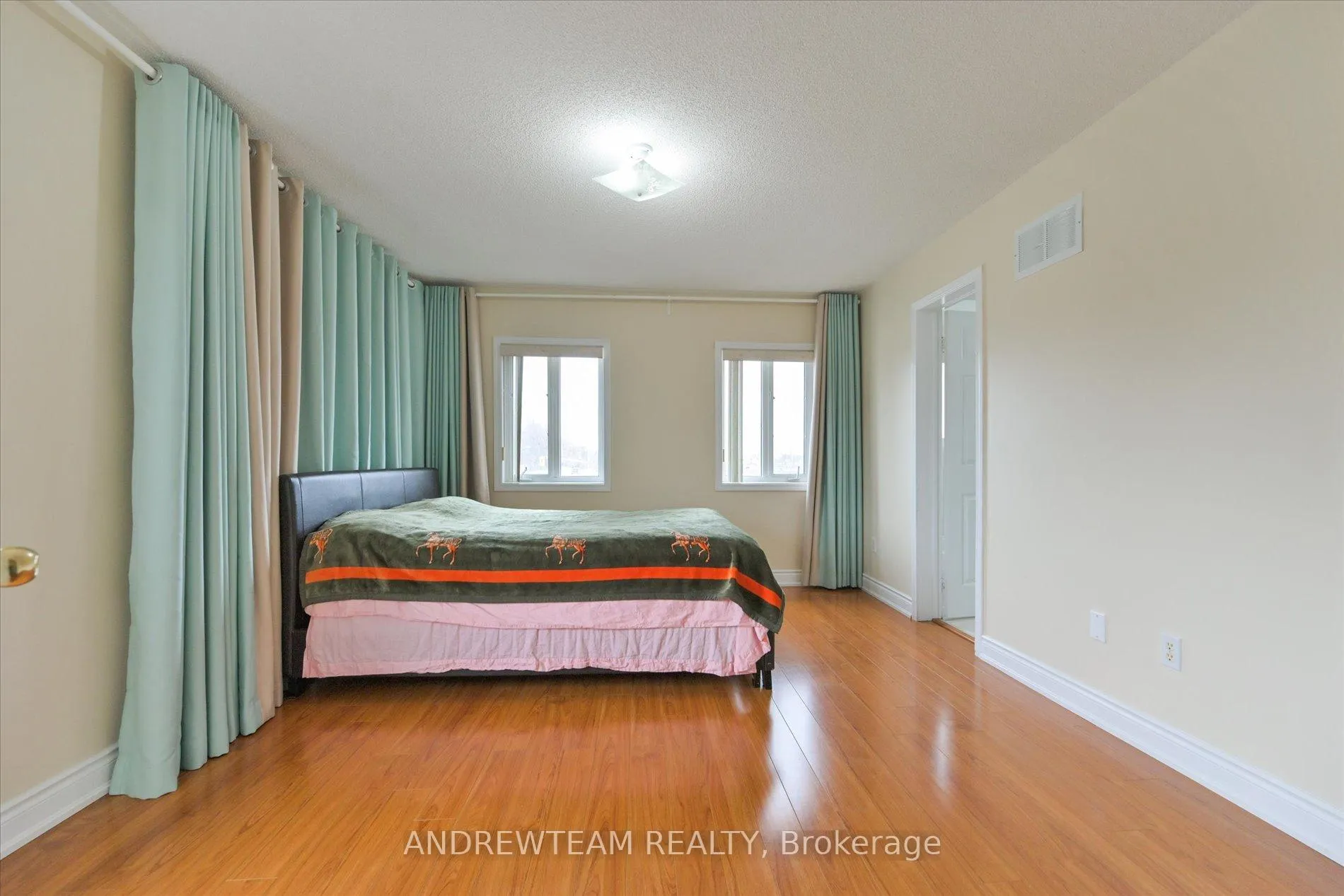 Photo 16 of Unit 1, 1075 Ellesmere Road, Scarborough, Dorset Park — HOMEH