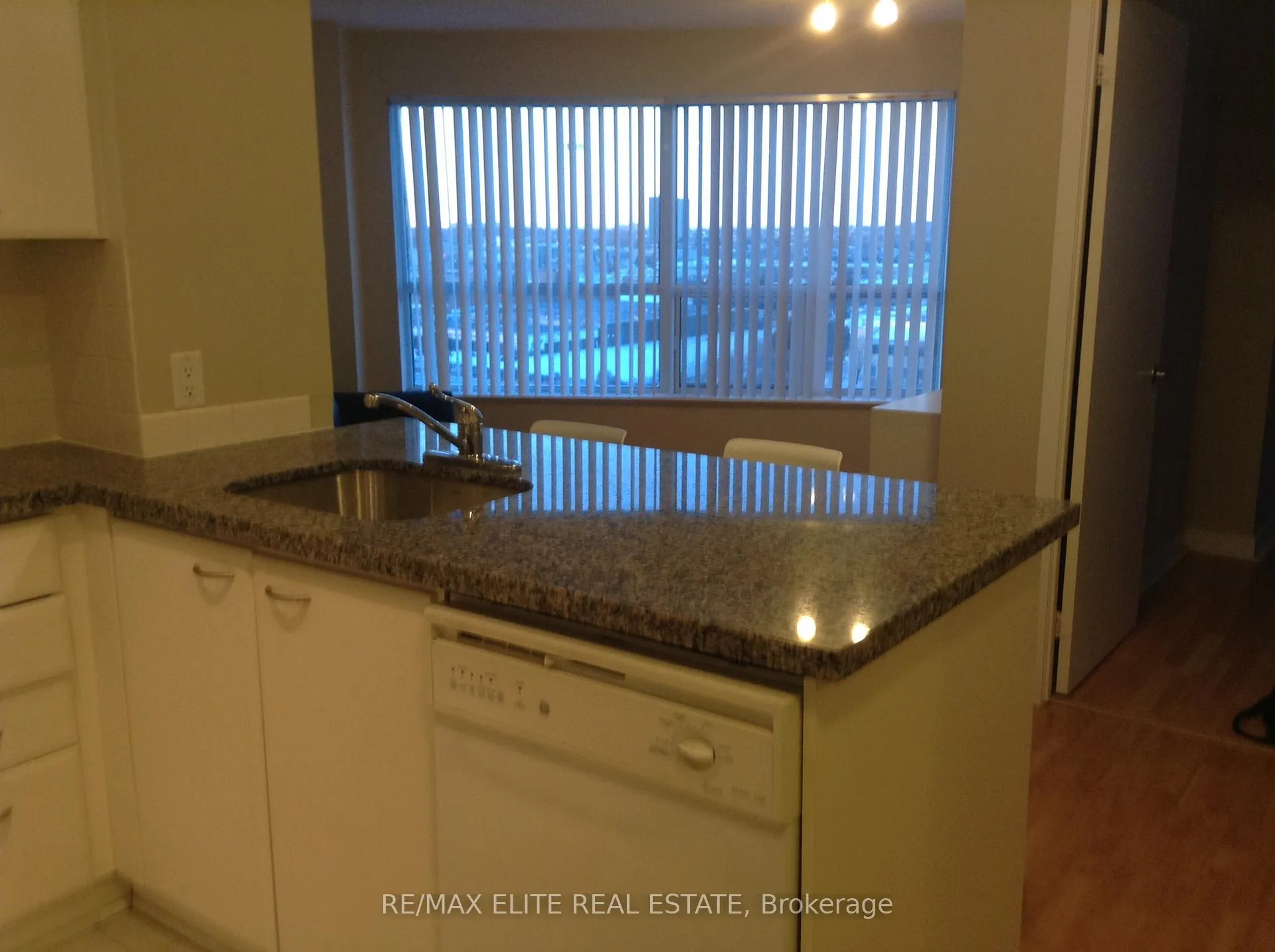 Photo 3 of Unit 912, 36 Lee Centre Drive, Scarborough, Woburn — HOMEH