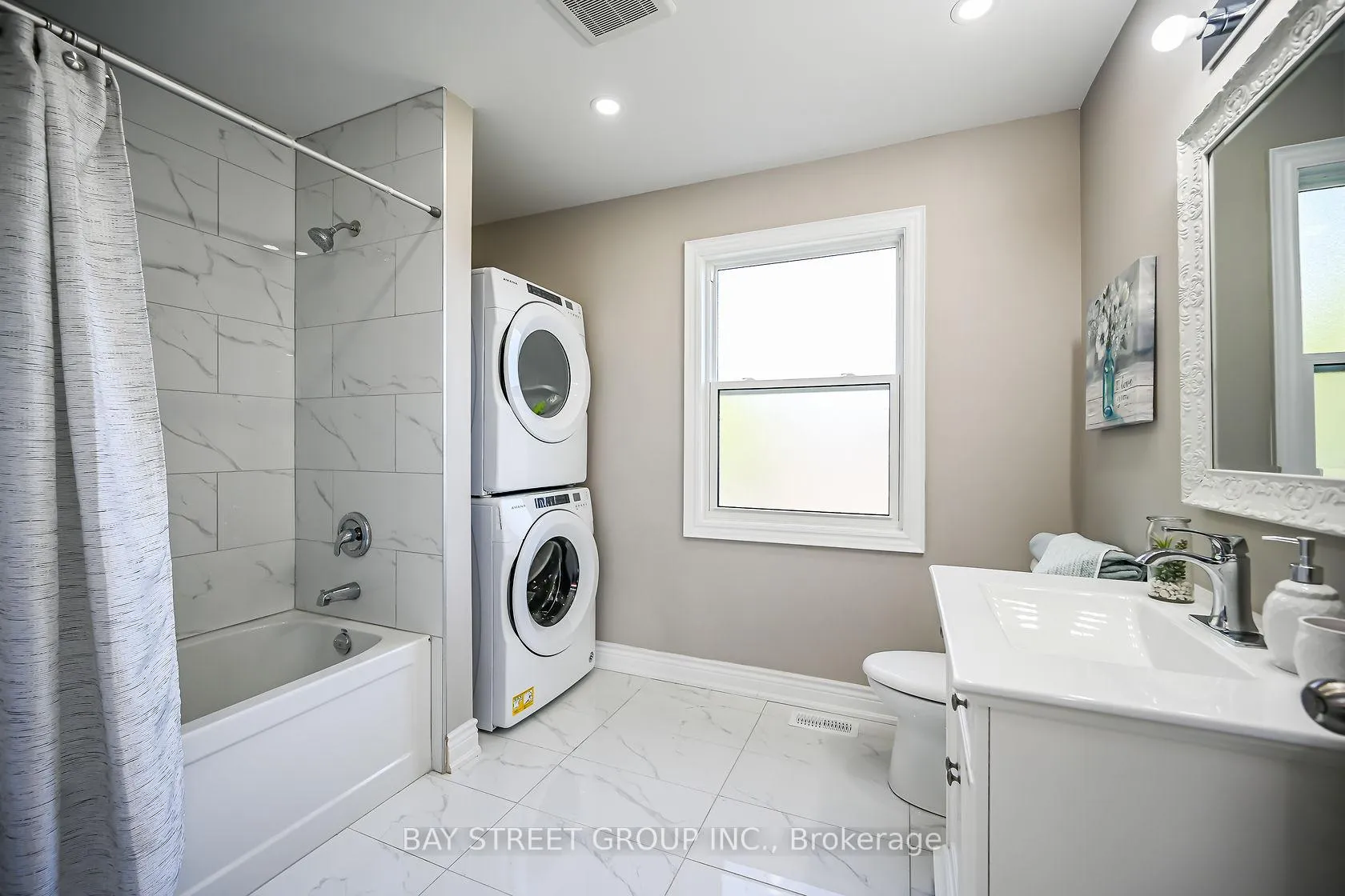 Photo 19 of Unit Upper, 49 East 41st Street, Hamilton, Sunninghill — HOMEH