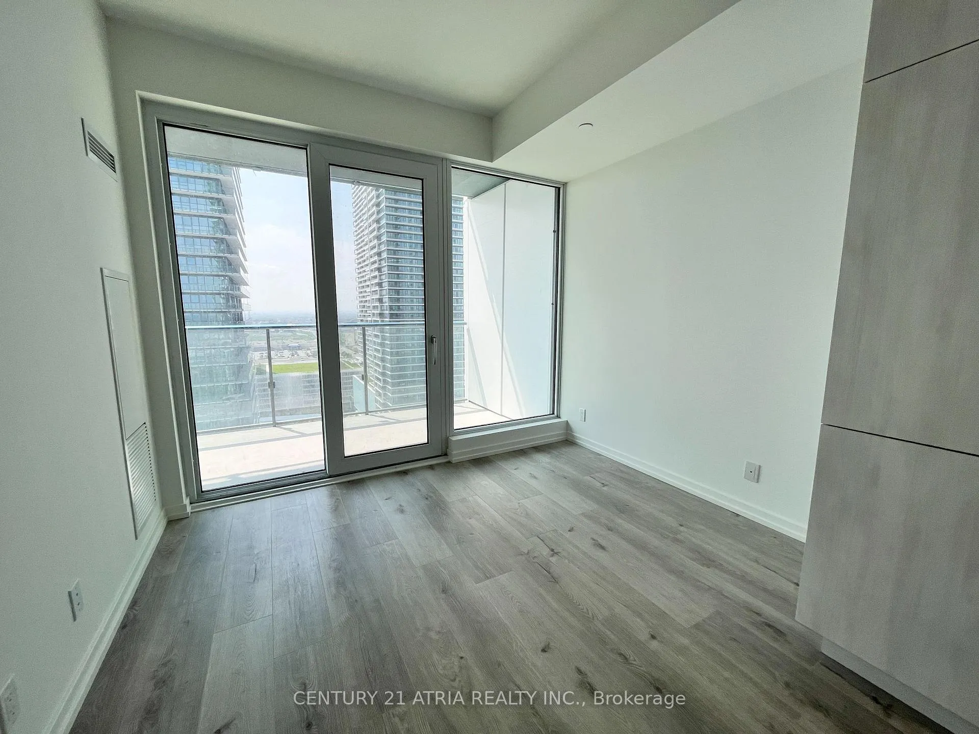 Photo 11 of Unit 2103, 7890 Jane Street, Vaughan, Vaughan Corporate Centre — HOMEH