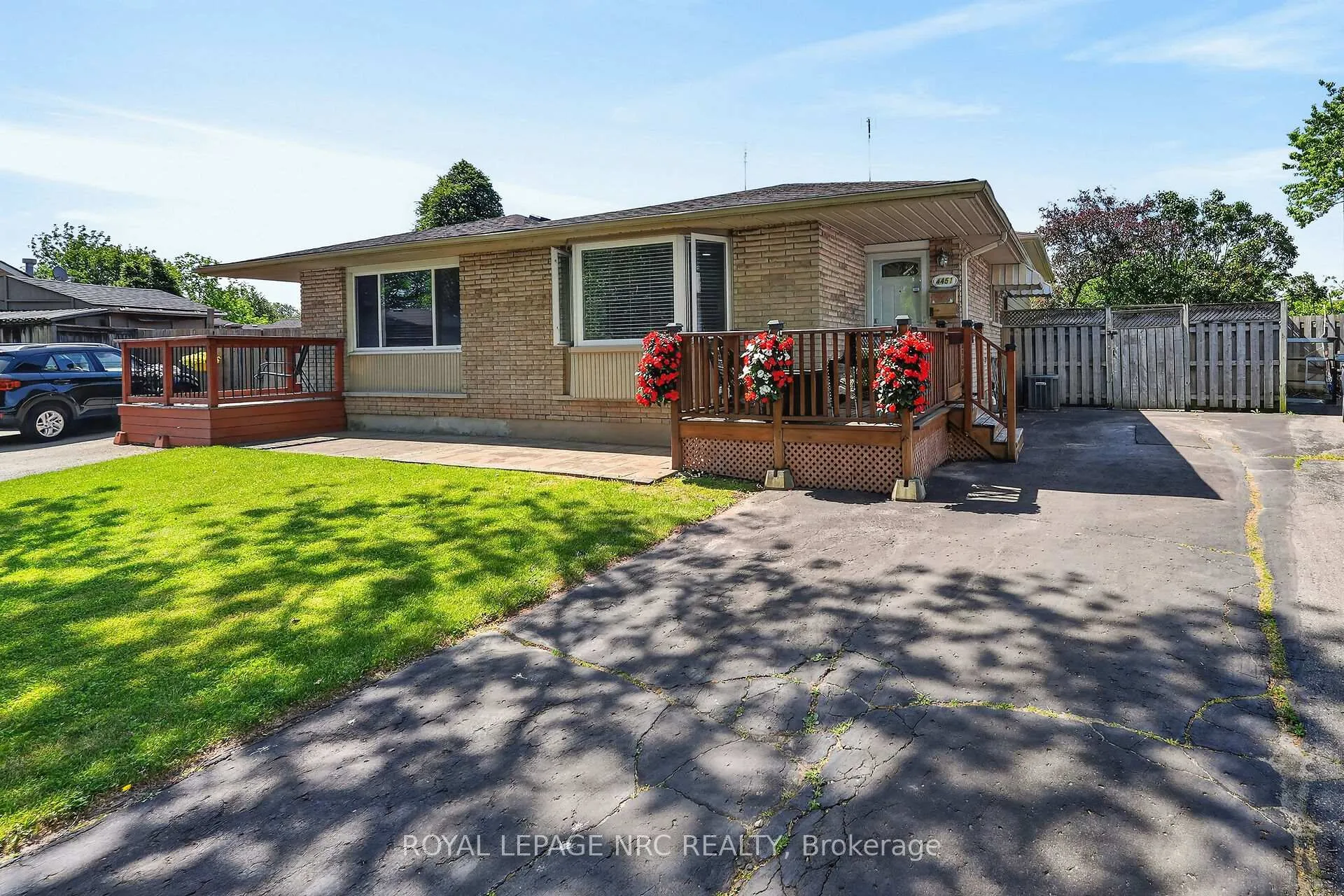 Photo 1 of 4451 Meadowvale Drive, Niagara Falls, Morrison — HOMEH