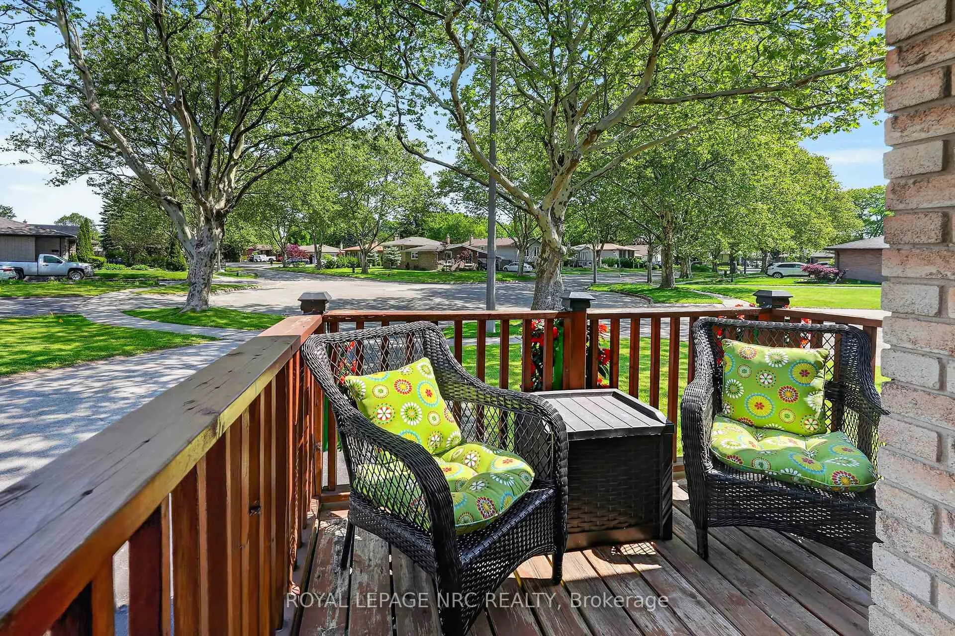 Photo 3 of 4451 Meadowvale Drive, Niagara Falls, Morrison — HOMEH