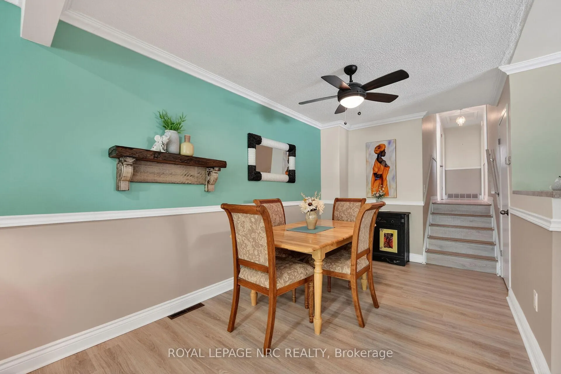 Photo 11 of 4451 Meadowvale Drive, Niagara Falls, Morrison — HOMEH