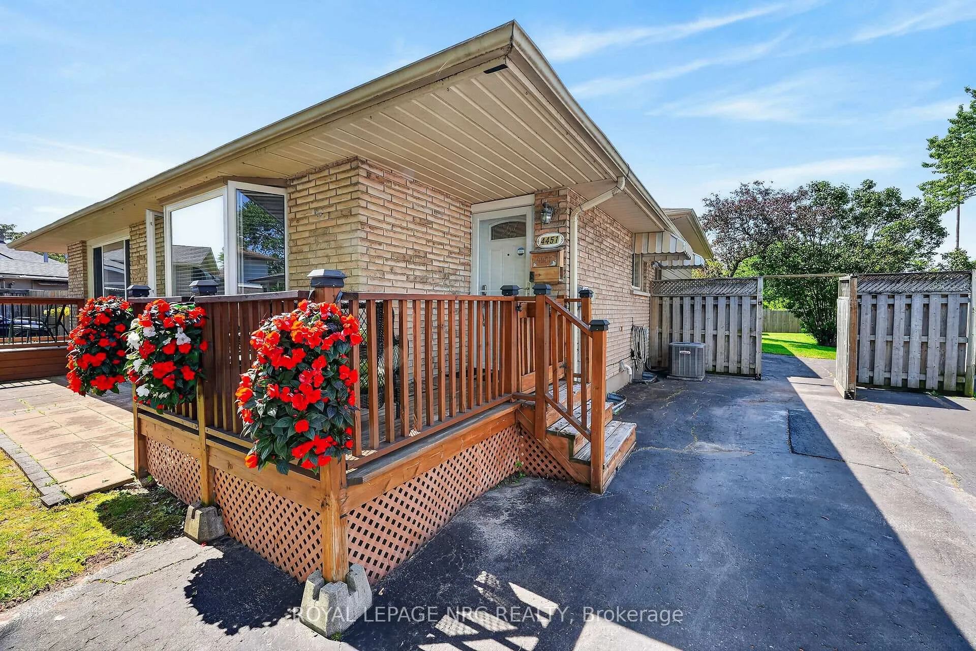 Photo 16 of 4451 Meadowvale Drive, Niagara Falls, Morrison — HOMEH