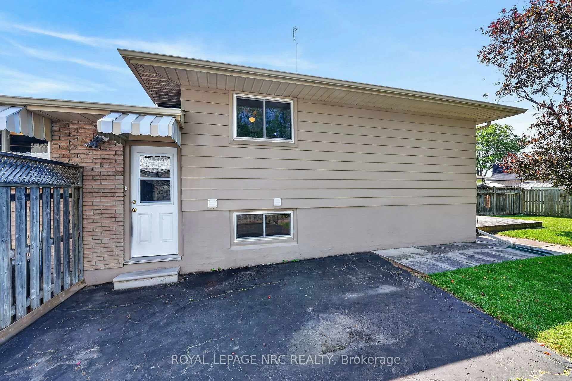 Photo 17 of 4451 Meadowvale Drive, Niagara Falls, Morrison — HOMEH