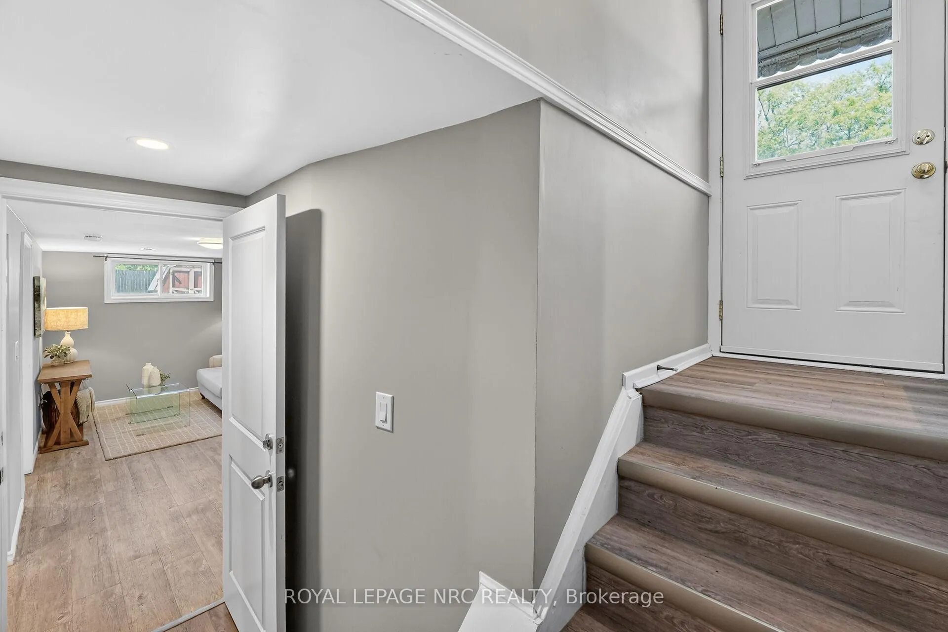 Photo 18 of 4451 Meadowvale Drive, Niagara Falls, Morrison — HOMEH