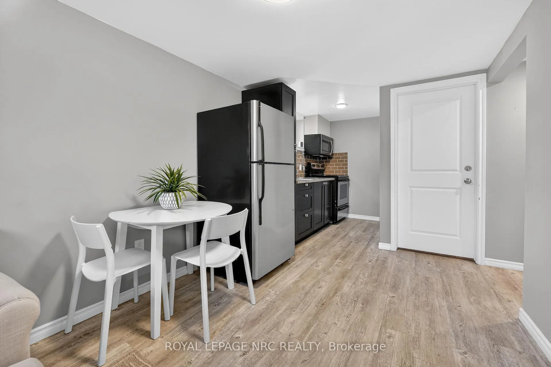 Photo 20 of 4451 Meadowvale Drive, Niagara Falls, Morrison — HOMEH