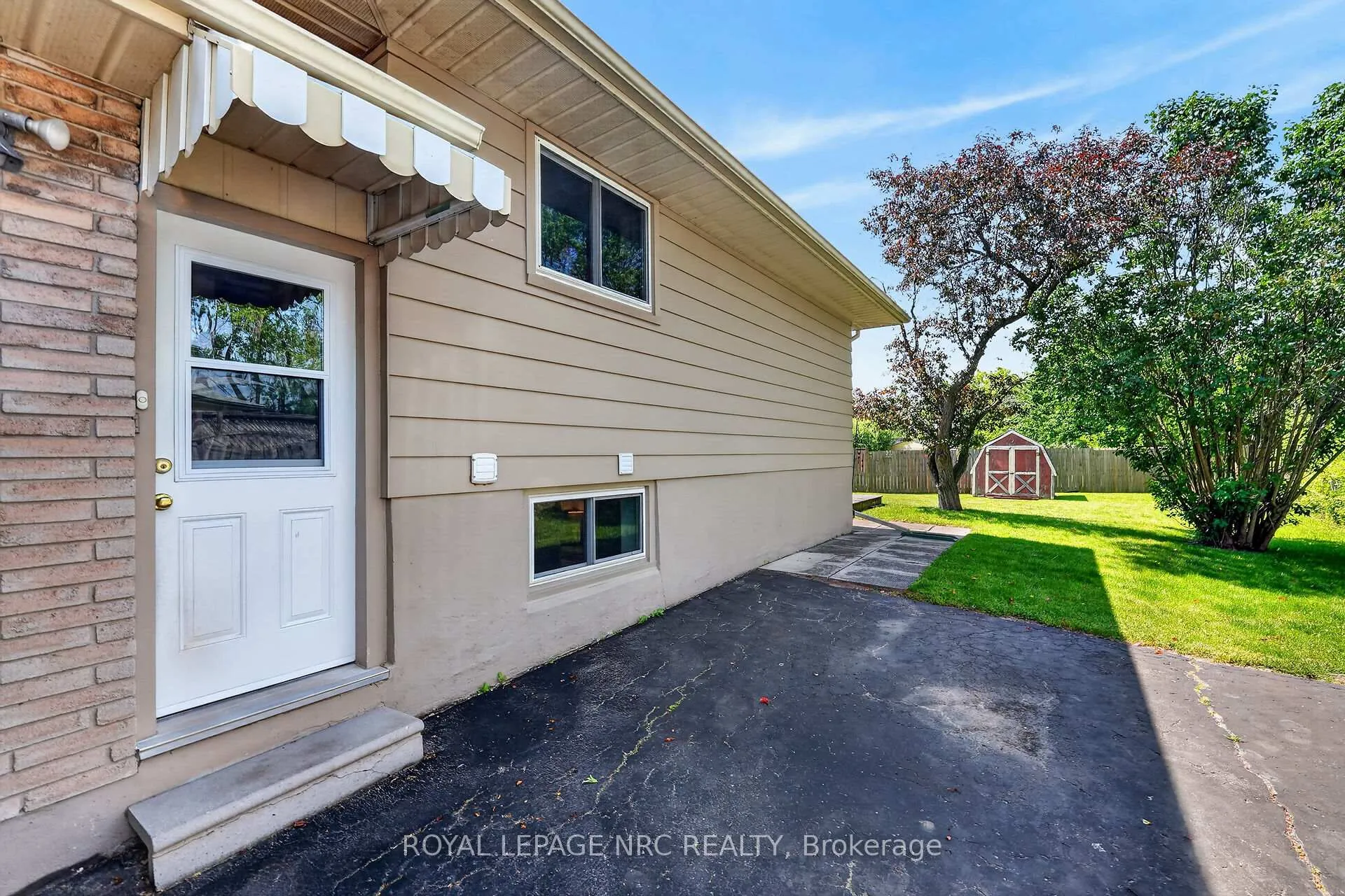 Photo 26 of 4451 Meadowvale Drive, Niagara Falls, Morrison — HOMEH