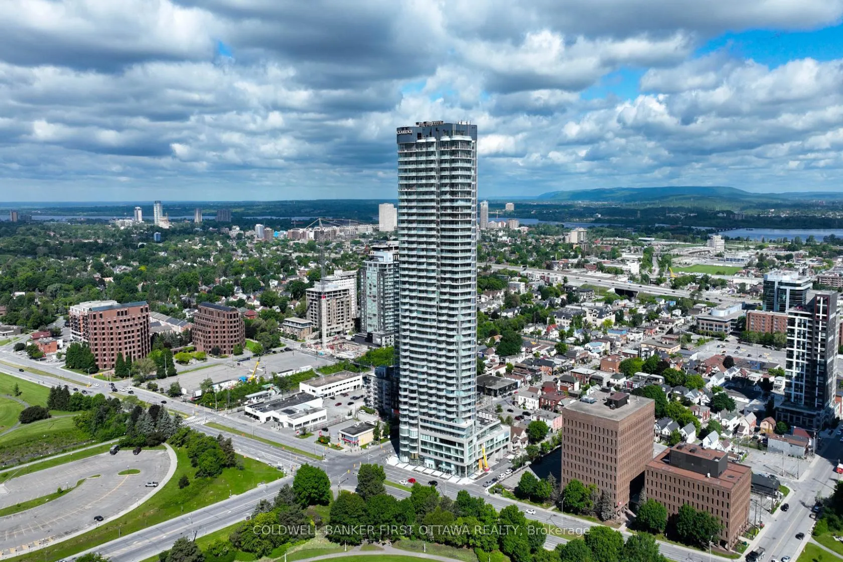Front of Unit 3903, 805 Carling Avenue