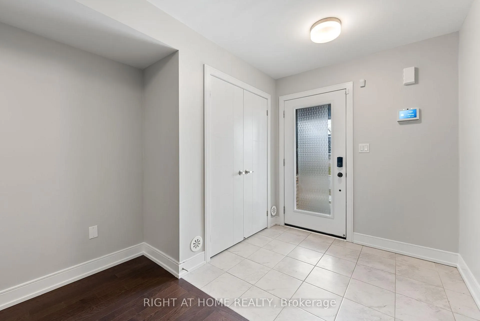 Photo 3 of 1393 Clarriage Court, Milton, Ford — HOMEH