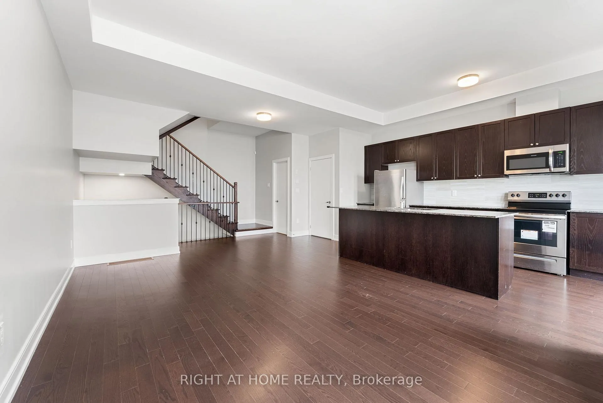 Photo 8 of 1393 Clarriage Court, Milton, Ford — HOMEH