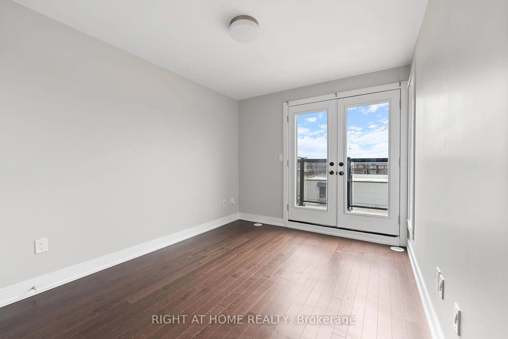 Photo 15 of 1393 Clarriage Court, Milton, Ford — HOMEH