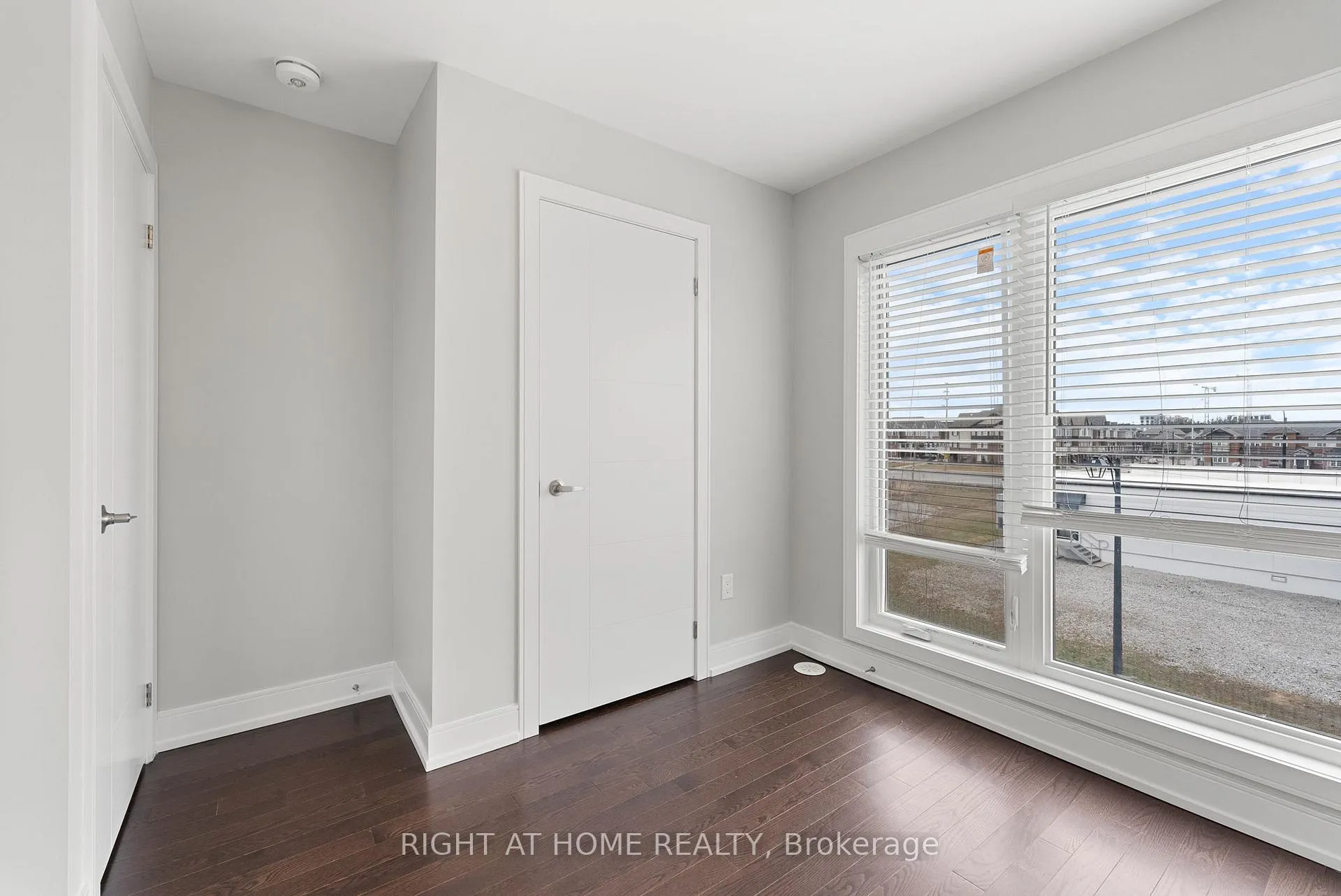 Photo 18 of 1393 Clarriage Court, Milton, Ford — HOMEH