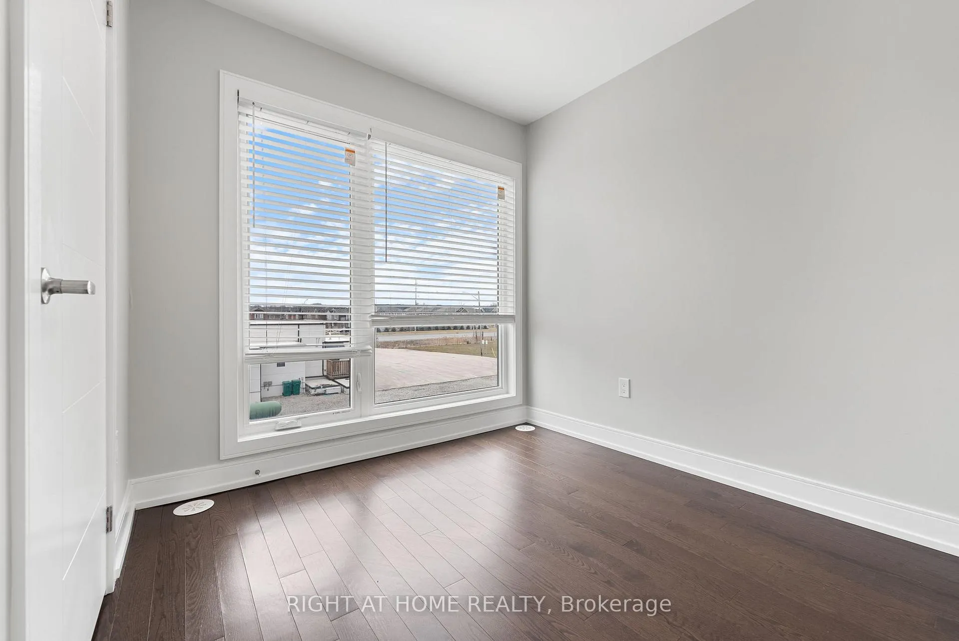 Photo 19 of 1393 Clarriage Court, Milton, Ford — HOMEH