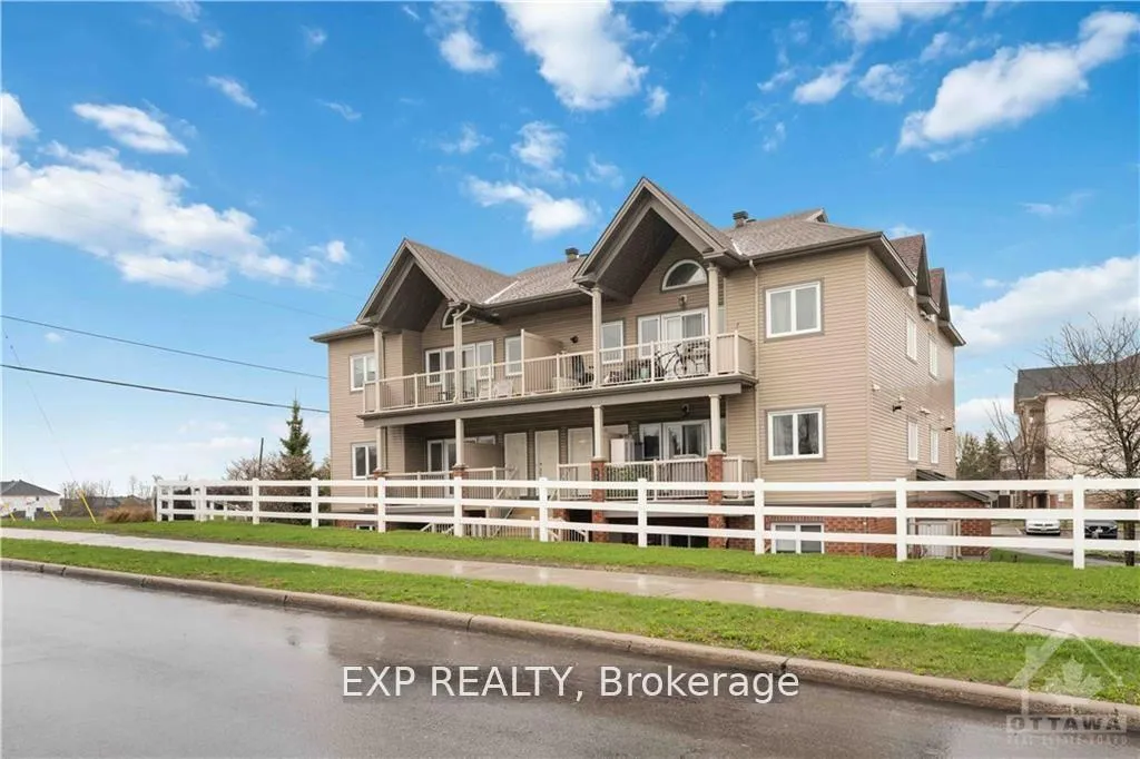 Photo 2 of Unit C, 920 White Alder Avenue, Ottawa, Blossom Park/Kemp Park/Findlay Creek — HOMEH