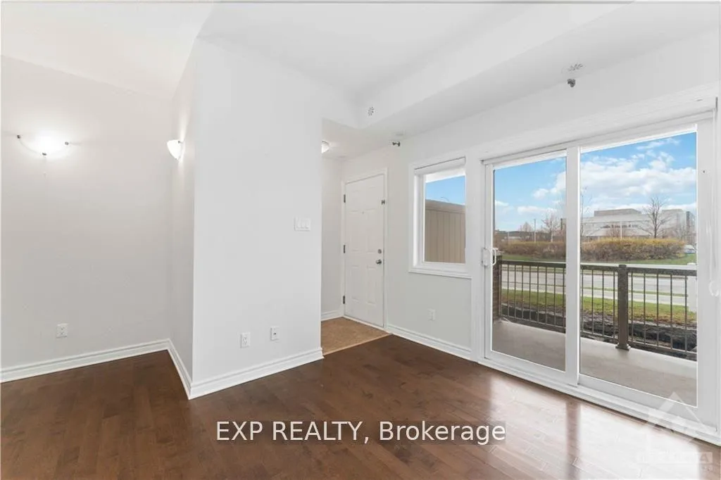 Photo 4 of Unit C, 920 White Alder Avenue, Ottawa, Blossom Park/Kemp Park/Findlay Creek — HOMEH