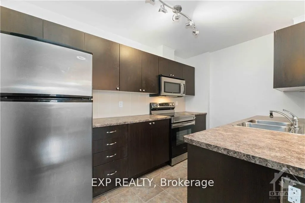 Photo 12 of Unit C, 920 White Alder Avenue, Ottawa, Blossom Park/Kemp Park/Findlay Creek — HOMEH