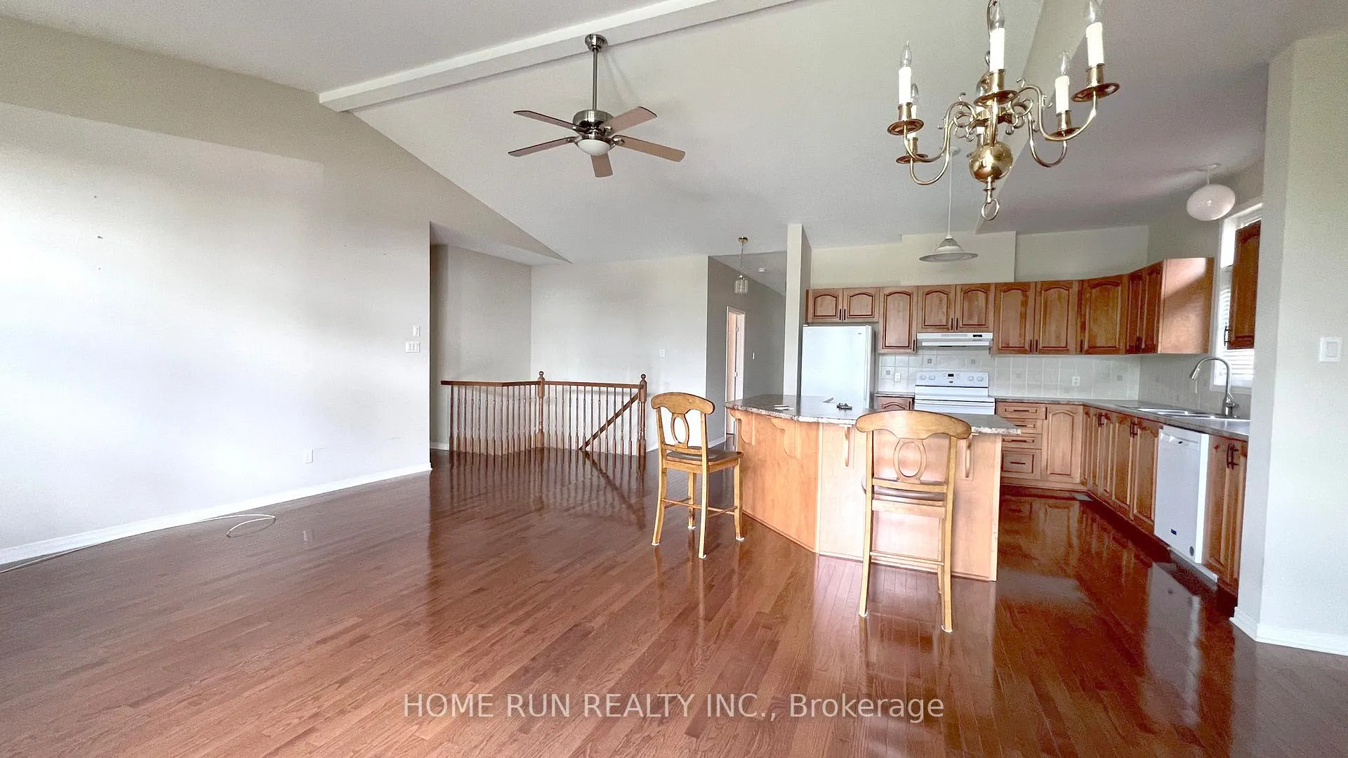 Photo 3 of 302 Wisteria Crescent, Ottawa, Hunt Club — HOMEH