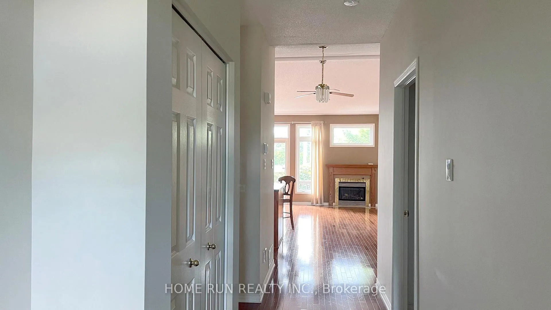 Photo 5 of 302 Wisteria Crescent, Ottawa, Hunt Club — HOMEH