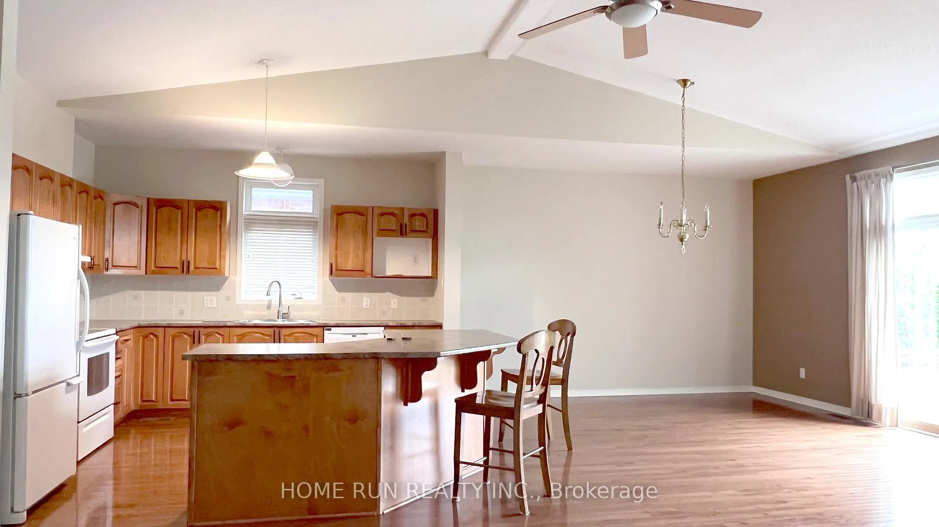 Photo 9 of 302 Wisteria Crescent, Ottawa, Hunt Club — HOMEH