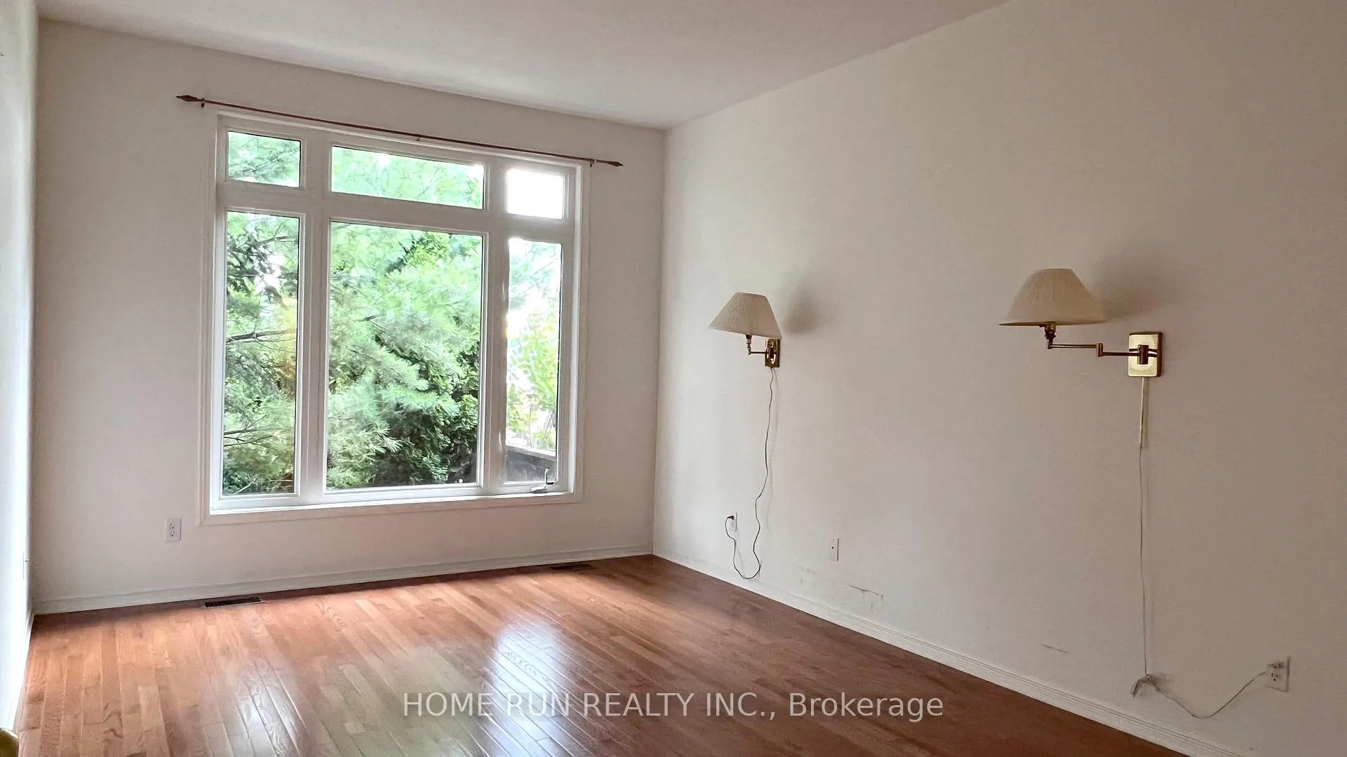 Photo 10 of 302 Wisteria Crescent, Ottawa, Hunt Club — HOMEH