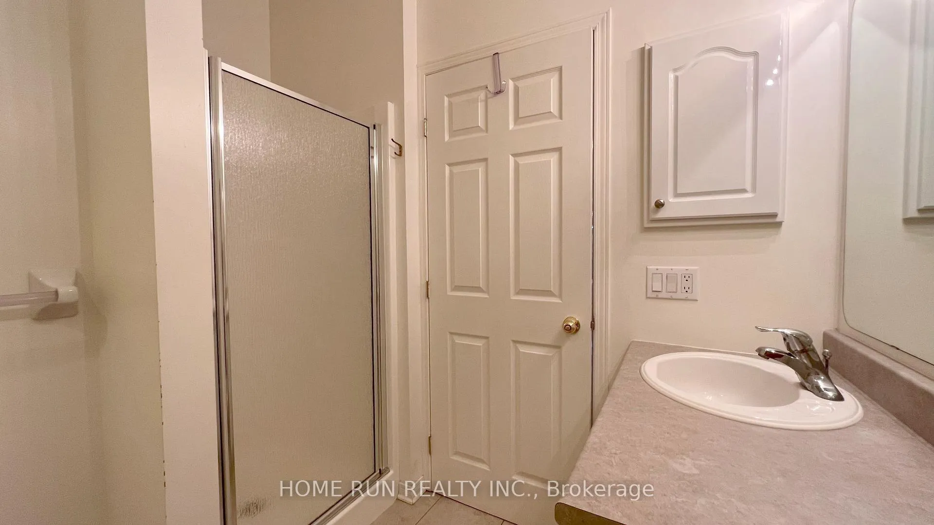 Photo 12 of 302 Wisteria Crescent, Ottawa, Hunt Club — HOMEH