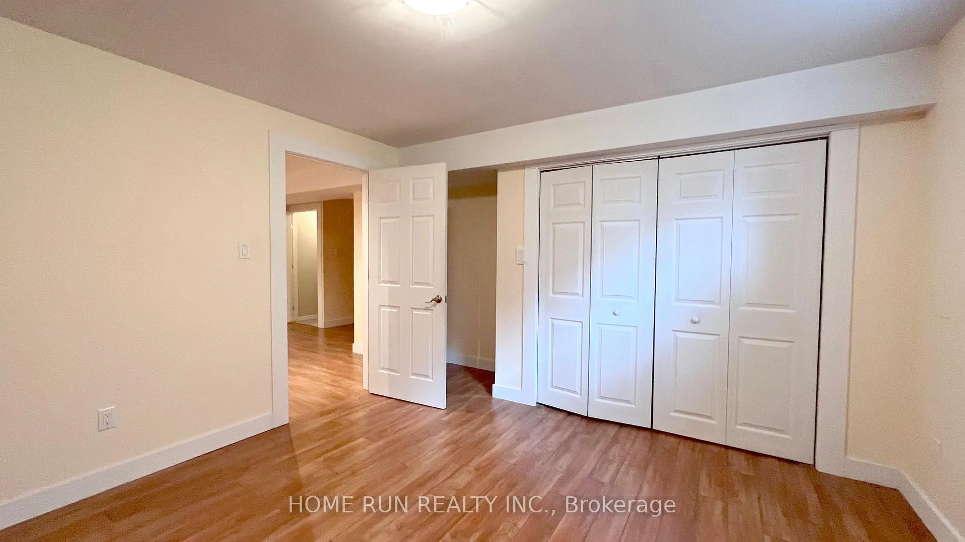 Photo 15 of 302 Wisteria Crescent, Ottawa, Hunt Club — HOMEH