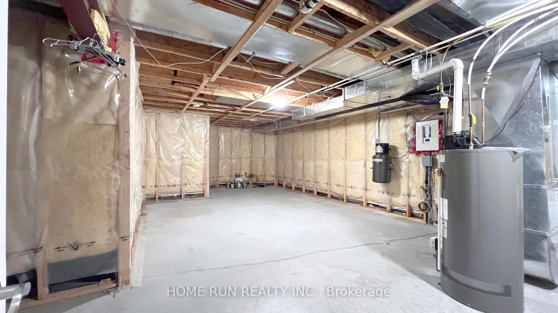 Photo 18 of 302 Wisteria Crescent, Ottawa, Hunt Club — HOMEH