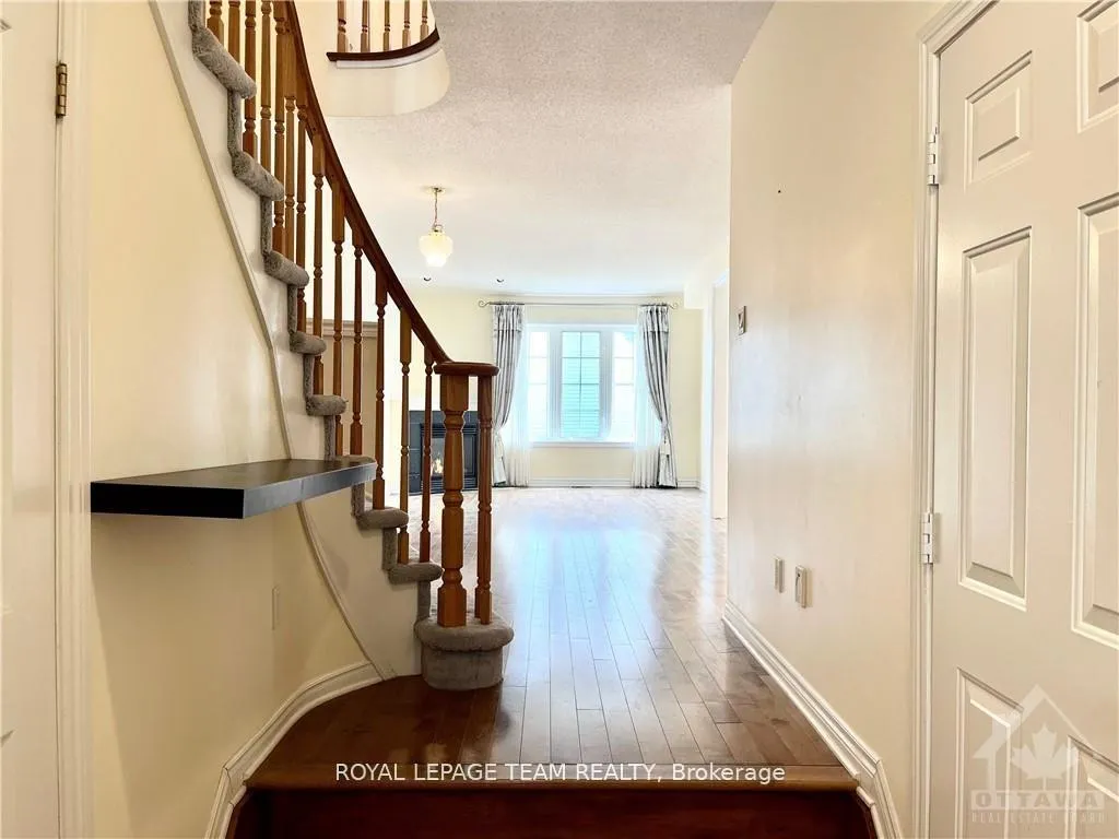 Photo 5 of 39 Bellrock Drive, Ottawa, Kanata - Beaverbrook — HOMEH