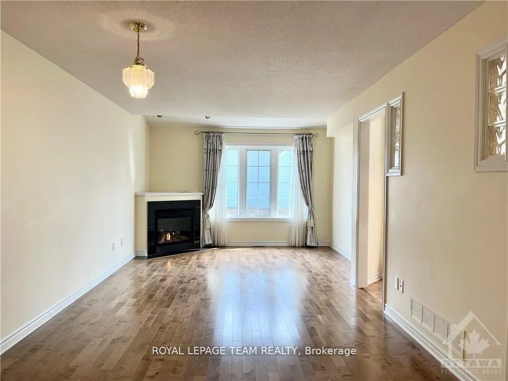 Photo 6 of 39 Bellrock Drive, Ottawa, Kanata - Beaverbrook — HOMEH