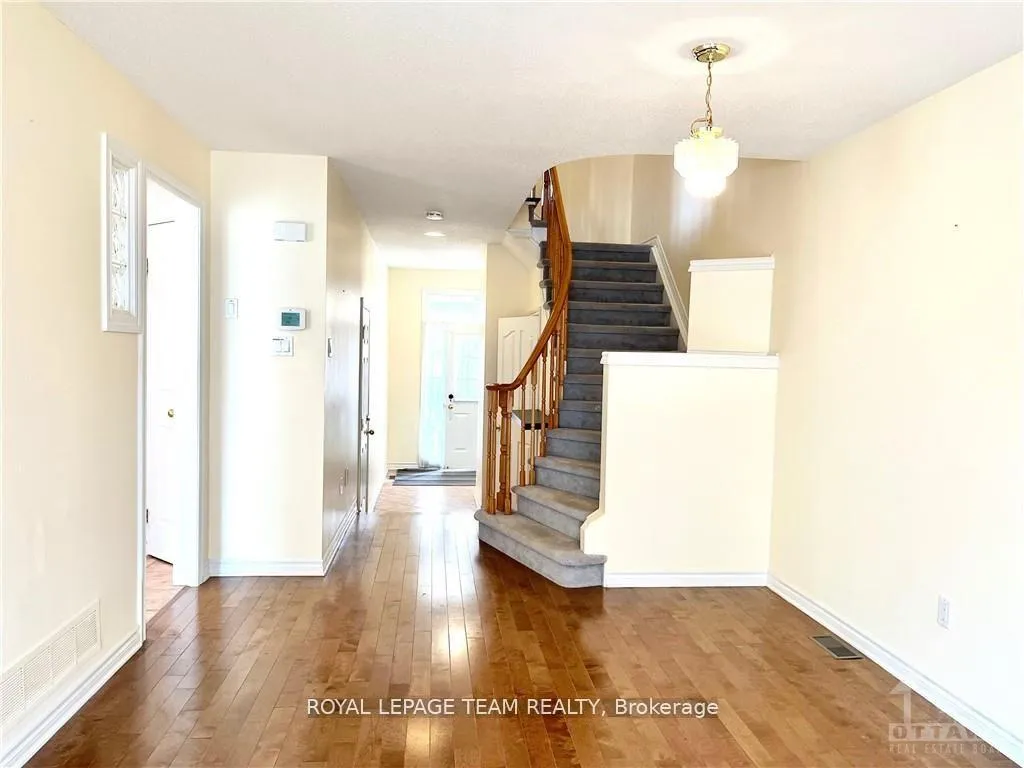 Photo 8 of 39 Bellrock Drive, Ottawa, Kanata - Beaverbrook — HOMEH