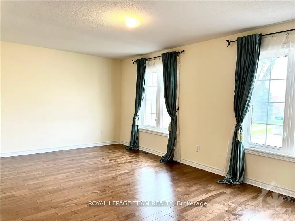 Photo 15 of 39 Bellrock Drive, Ottawa, Kanata - Beaverbrook — HOMEH