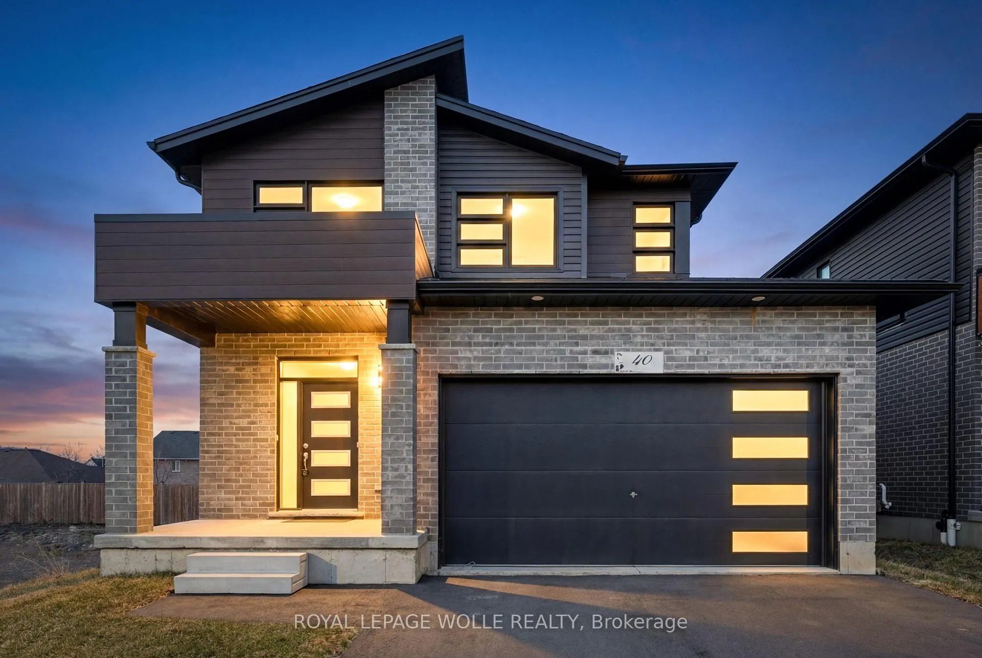 Photo 2 of 40 Moon Crescent, Cambridge — HOMEH