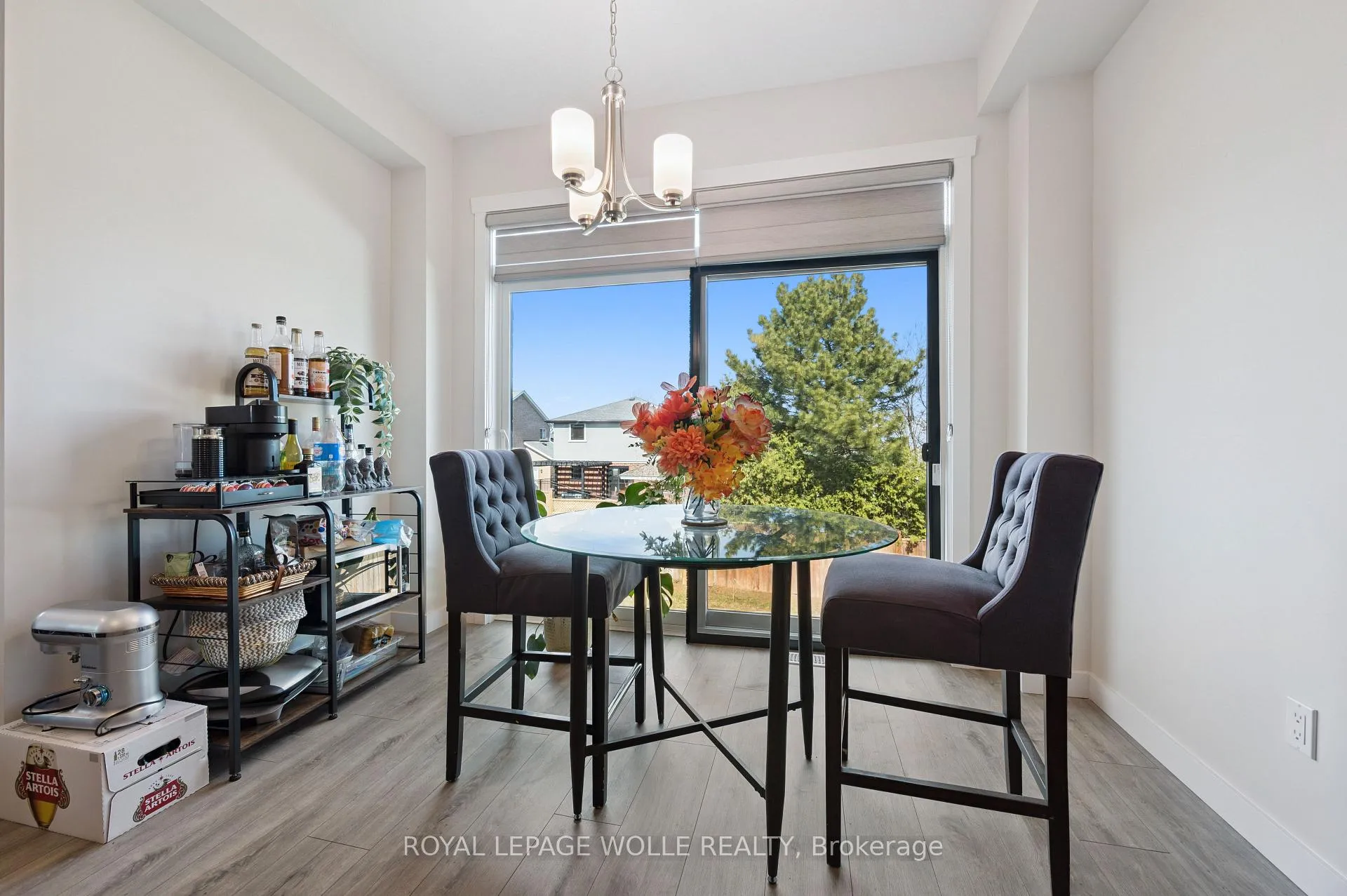 Photo 11 of 40 Moon Crescent, Cambridge — HOMEH