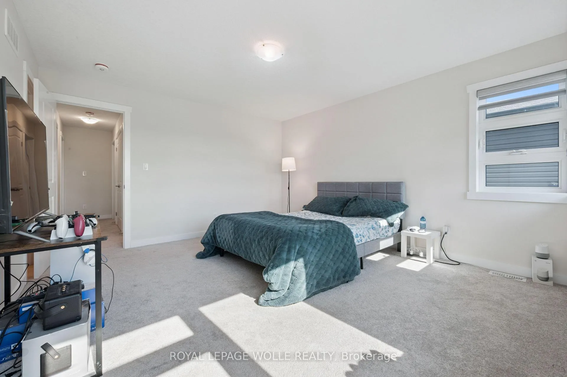Photo 21 of 40 Moon Crescent, Cambridge — HOMEH