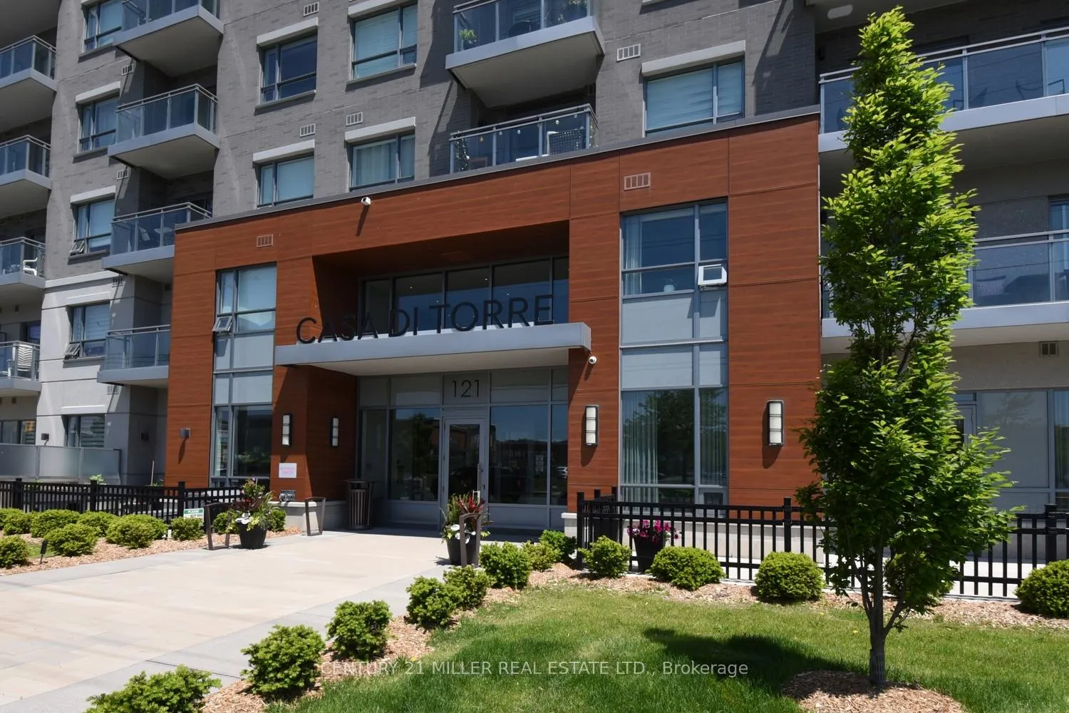 Photo 2 of Unit 413, 121 Highway 8, Hamilton, Stoney Creek — HOMEH