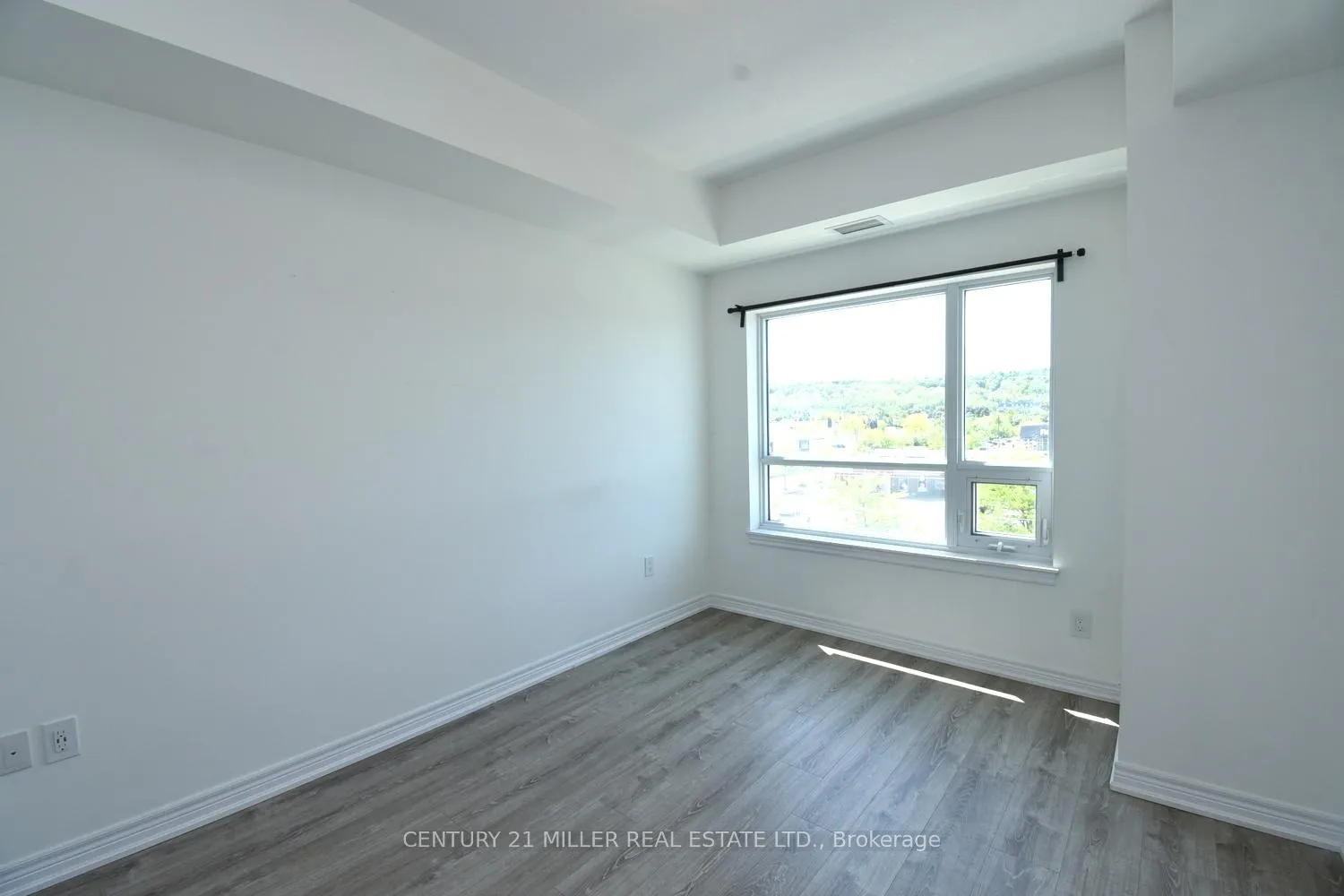 Photo 15 of Unit 413, 121 Highway 8, Hamilton, Stoney Creek — HOMEH