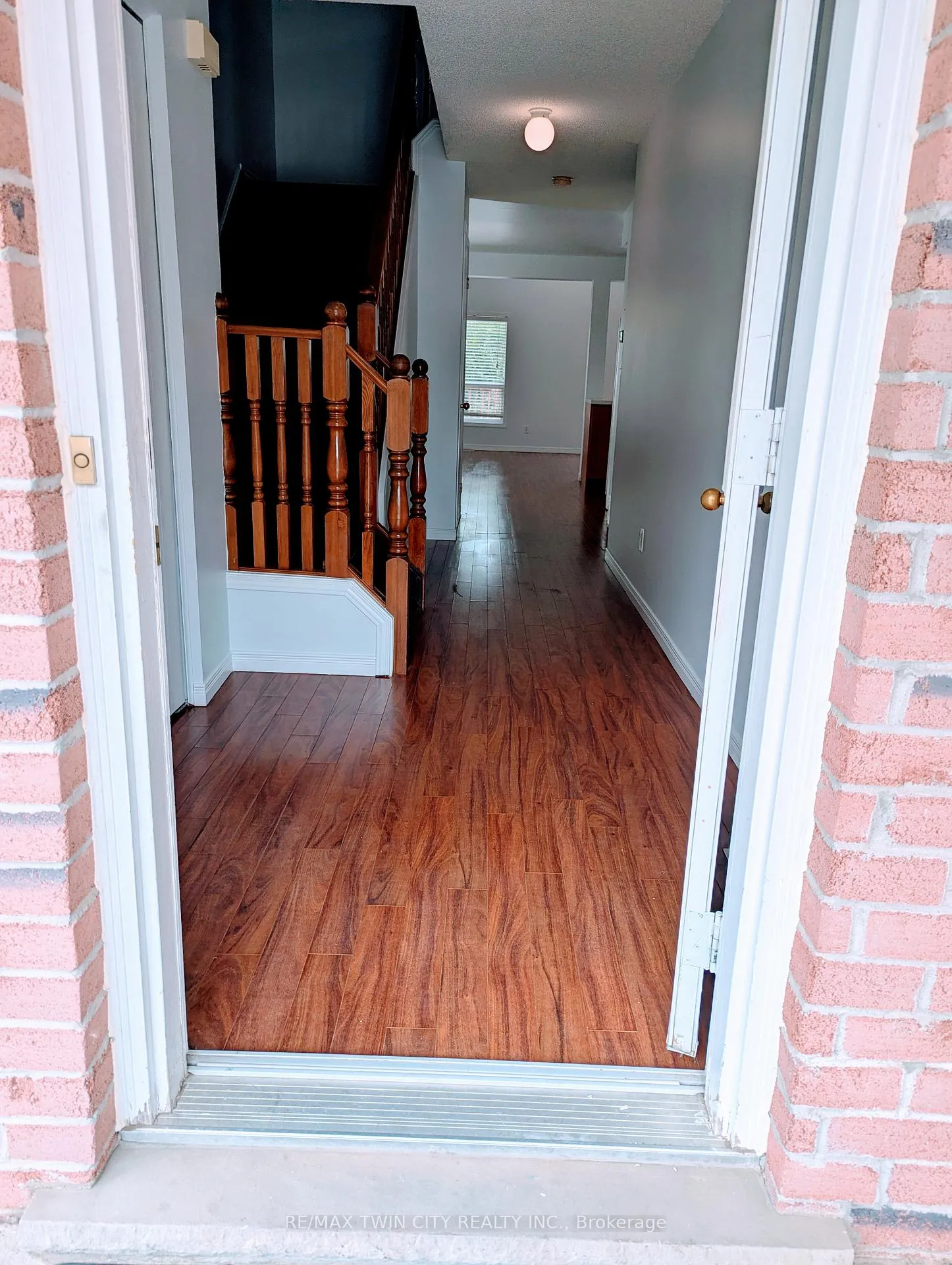 Photo 2 of 520 Chablis Drive, Waterloo — HOMEH